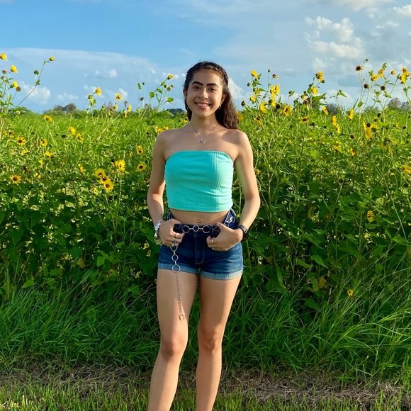 Meet your Posher, Clarissa - Picture 1 of 1